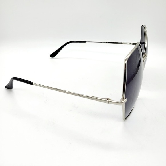 Octagonal Silver Framed Gradient Lenses Sunglasses - Picture 3 of 6